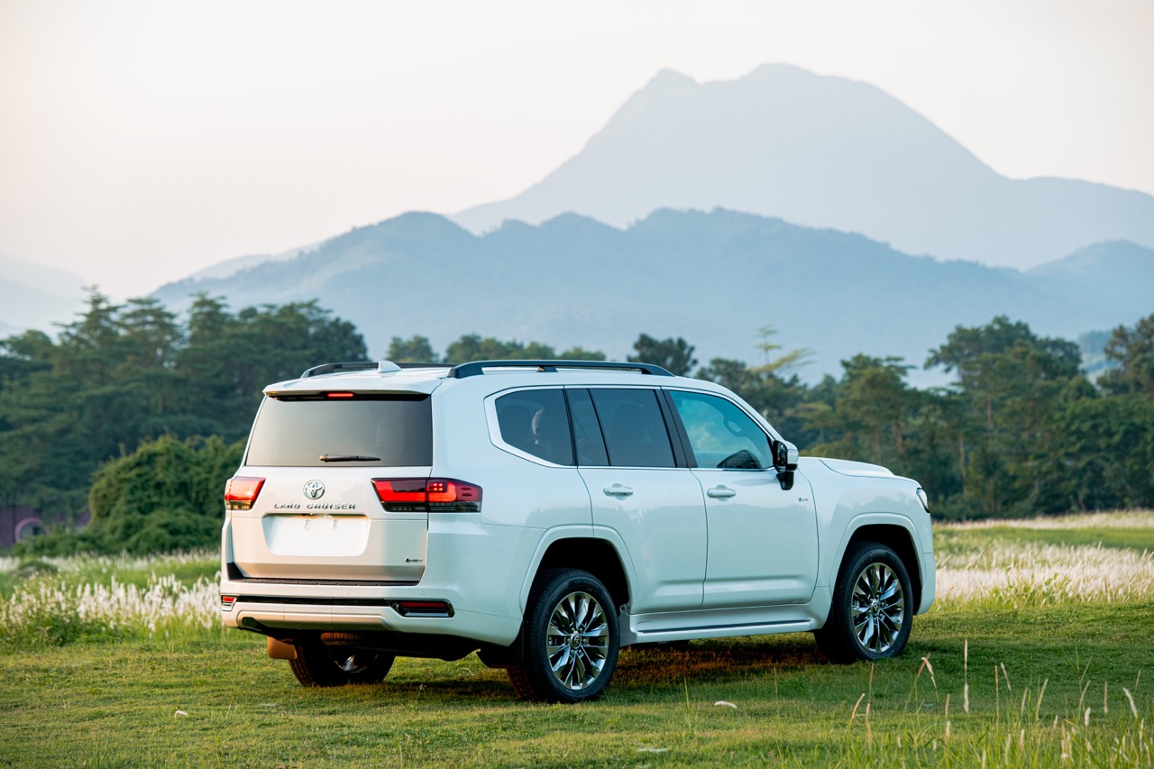 Land Cruiser 300 HEV giữ nguyên khung gầm rời và dẫn động 4 bánh toàn thời gian. Ảnh: Toyota Việt Nam