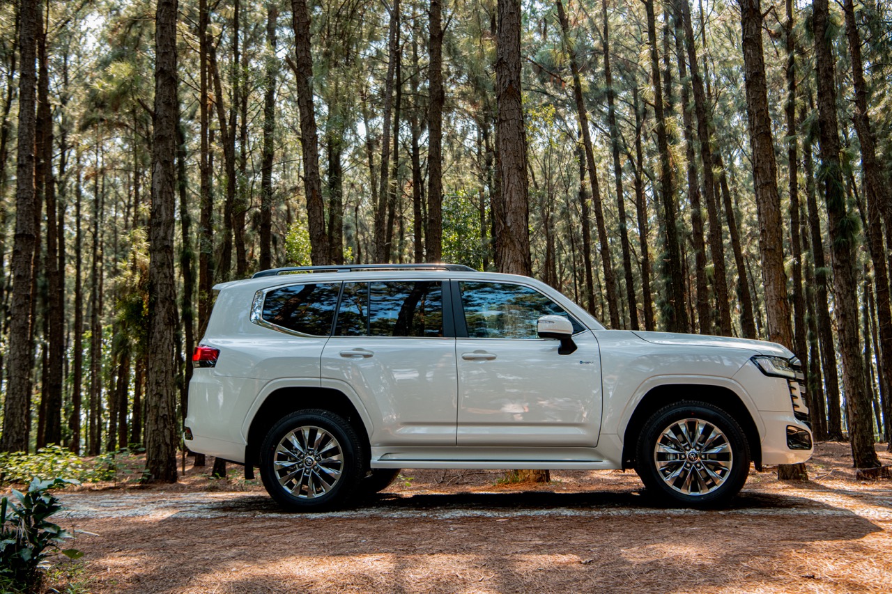 Thân xe Land Cruiser 300 HEV nhập khẩu nguyên chiếc từ Nhật Bản. Ảnh: Toyota Việt Nam